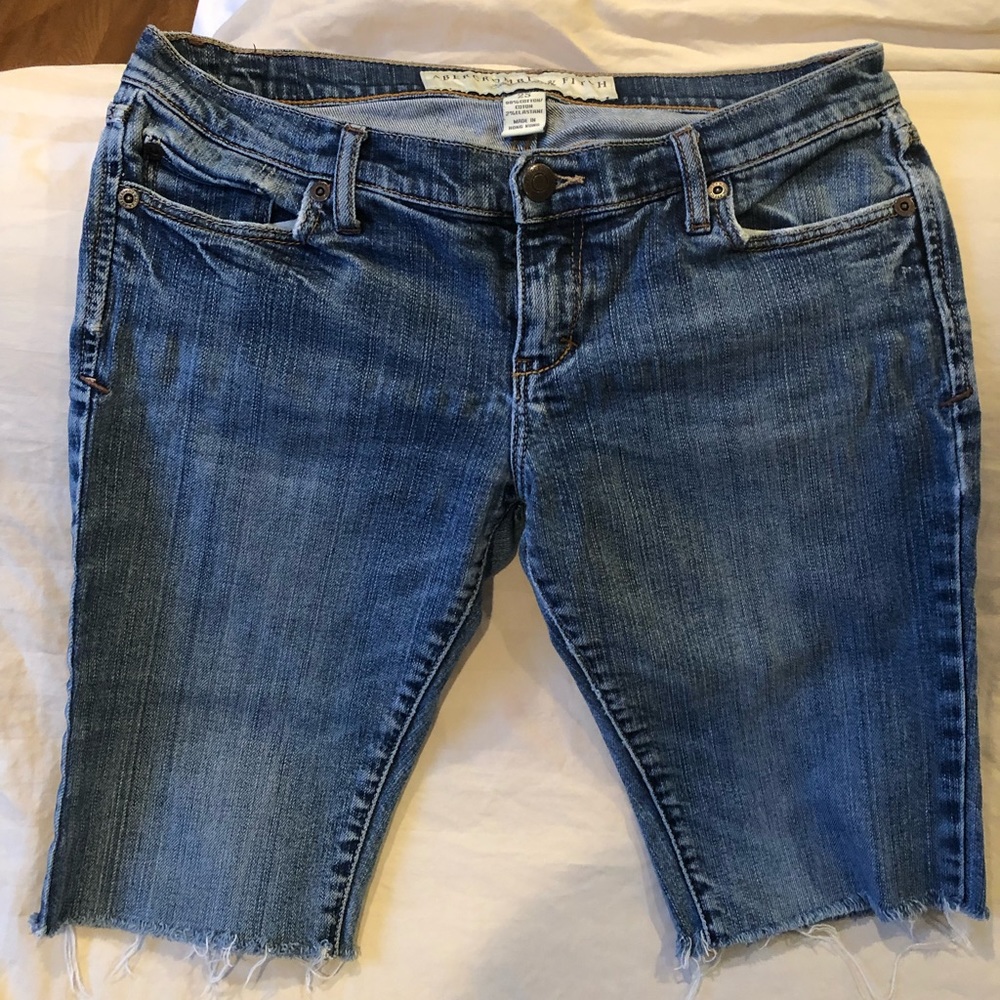Abercrombie & Fitch cut off shorts